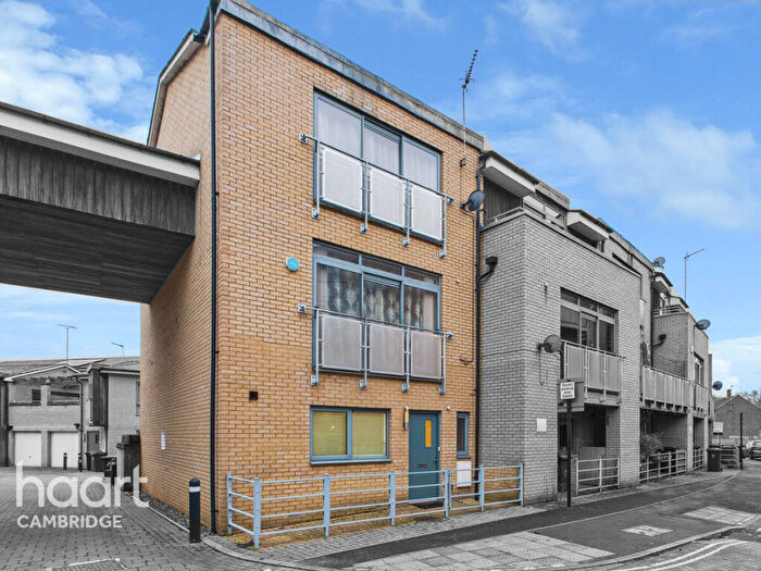 4 Bedroom Town House For Sale In Rustat Avenue, Cambridge, CB1