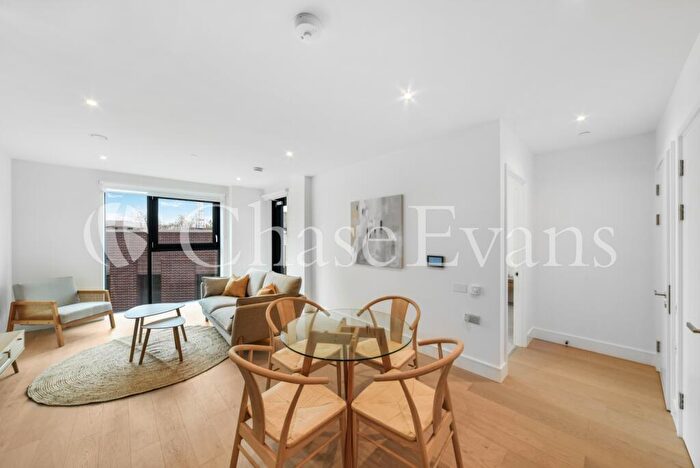 1 Bedroom Apartment To Rent In Hawksbury Heights, Park & Sayer, Elephant And Castle, SE17