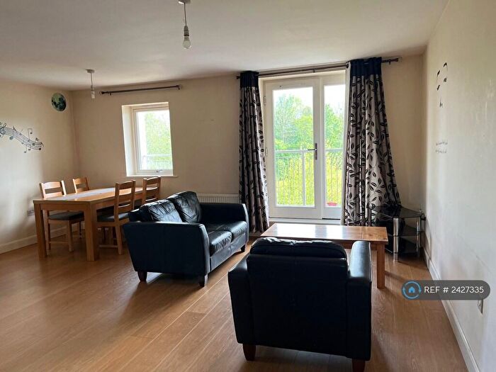 2 Bedroom Flat To Rent In Powis Lane, Oxley Park, Milton Keynes, MK4