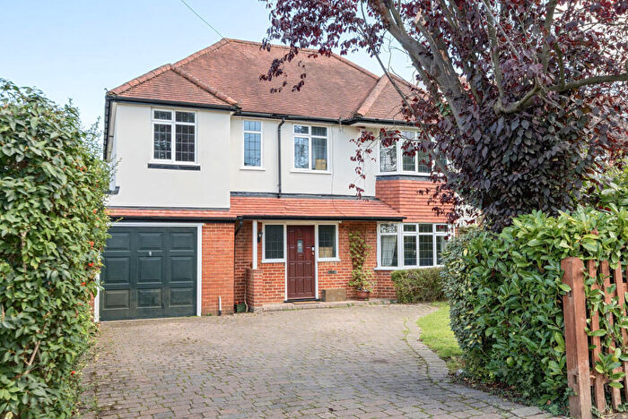 5 Bedroom Detached House For Sale In Kennel Lane, Fetcham, KT22