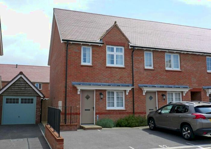 2 Bedroom End Of Terrace House To Rent In Holsworthy, Devon, EX22