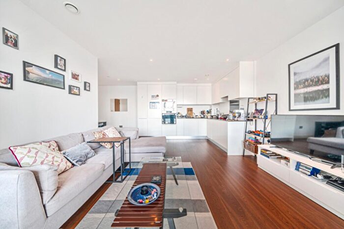 2 Bedroom Flat For Sale In Western Gateway London, E16