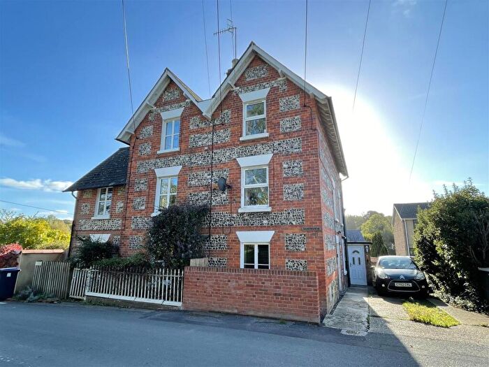 2 Bedroom Maisonette For Sale In Salisbury Road, Shrewton, SP3