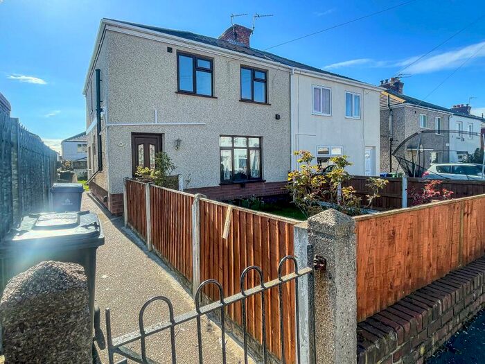 3 Bedroom Semi-Detached House To Rent In Llewelyn Crescent, Askern, Doncaster, DN6