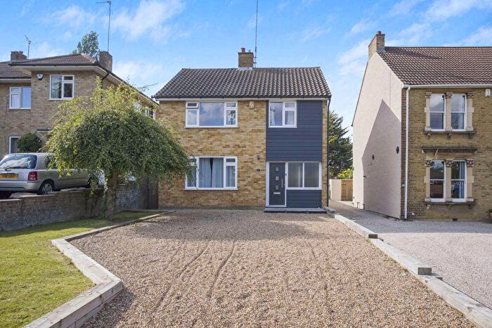 3 Bedroom Detached House For Sale In Lesney Park Road, Erith, DA8