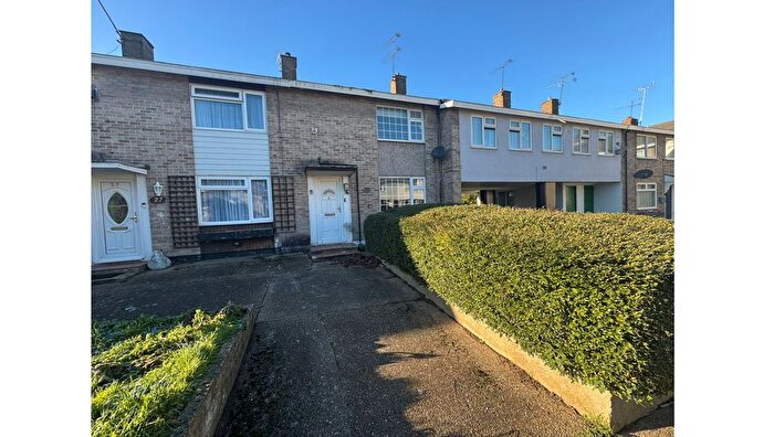 2 Bedroom Property For Sale In The Fold, Basildon, Essex, SS14