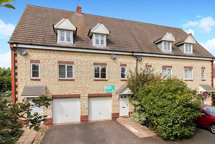 3 Bedroom Town House To Rent In New Langford Village, Bicester, OX26