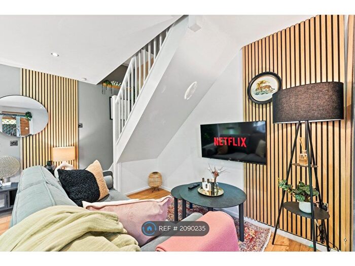 2 Bedroom Semi-Detached House To Rent In Hopkins Close, Cambridge, CB4