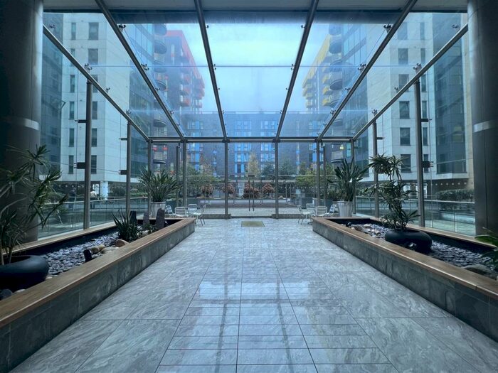 2 Bedroom Flat For Sale In Millharbour, London, E14