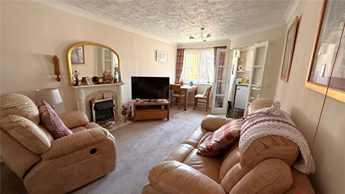 1 Bedroom Apartment For Sale In Butts Road, Stanford-le-Hope, Essex, SS17