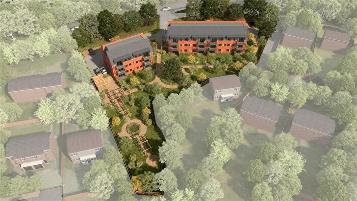 2 Bedroom Flat For Sale In Horsell, Surrey, GU21