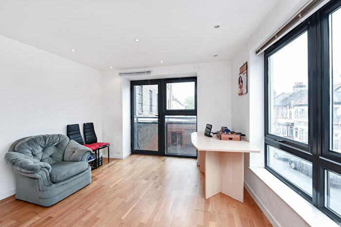2 Bedroom Apartment To Rent In East Ham, E6