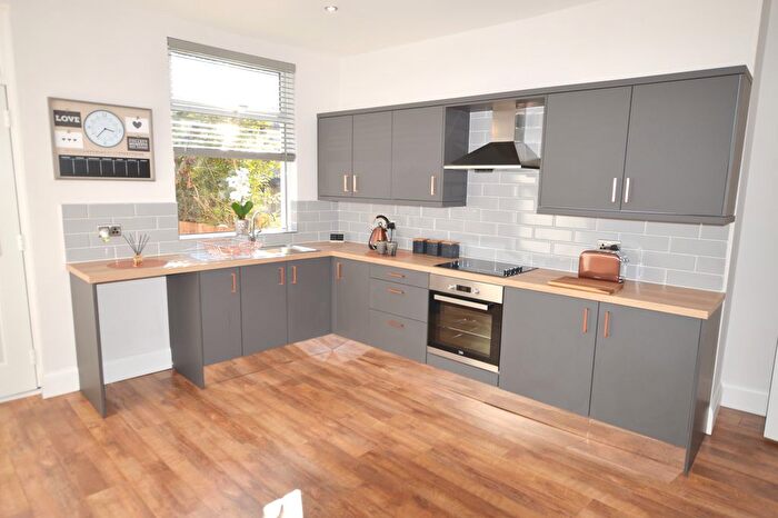 3 Bedroom Property To Rent In Bradford Road, Wakefield, WF3