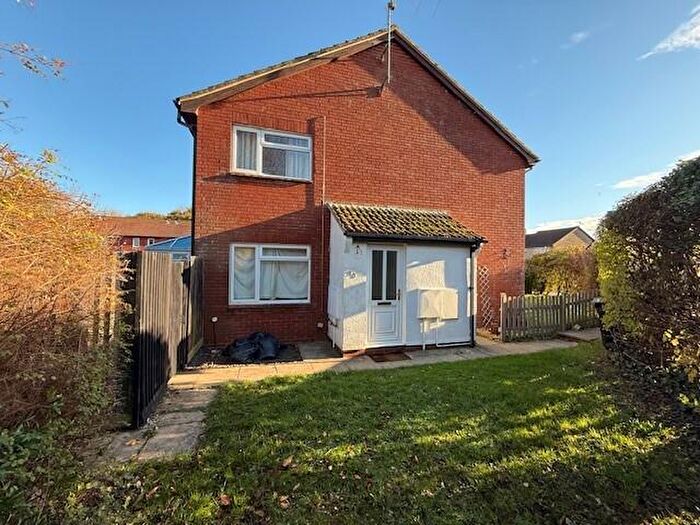 1 Bedroom House To Rent In Chatsworth Way, BH25