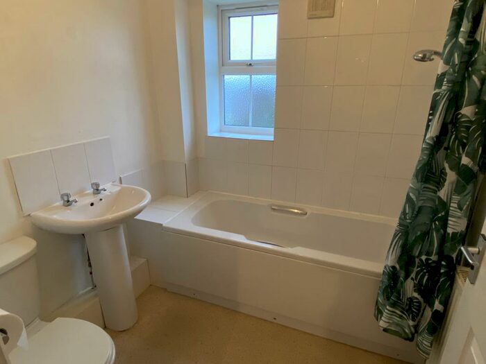 2 Bedroom Apartment To Rent In Park View Lodge, Balby, DN4