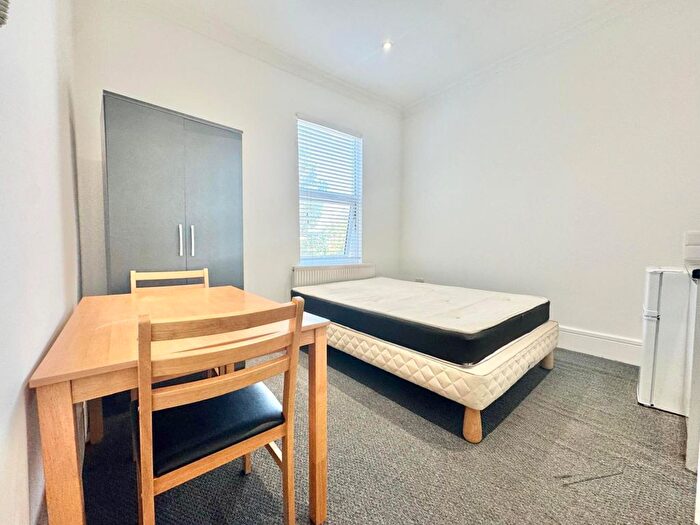 Studio To Rent In East Dulwich Grove, London, SE22