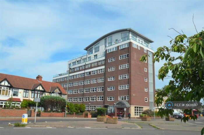 2 Bedroom Flat To Rent In Croydon Road, Beckenham, BR3