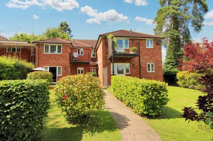 2 Bedroom Flat To Rent In Holmer Green Road, Hazlemere, HP15