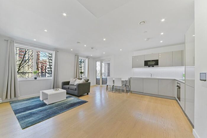 1 Bedroom Flat To Rent In Siddal Apartments, , Heygate Street, London, SE17