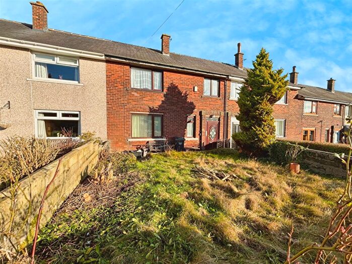 3 Bedroom Terraced House For Sale In Belle Vue Road, Halifax, HX3