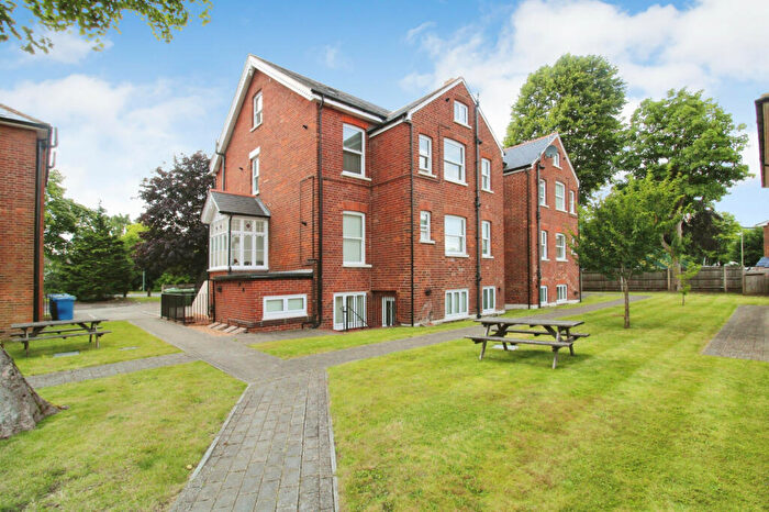 1 Bedroom Maisonette To Rent In Amelia Court, Southampton Street, Farnborough, Hampshire, GU14