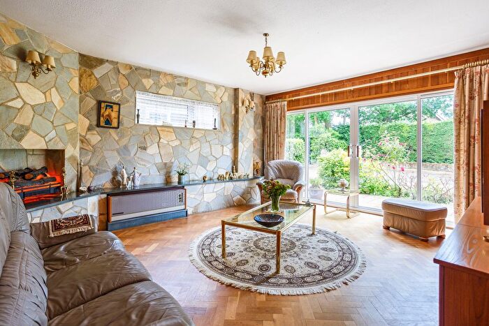 5 Bedroom Detached House For Sale In Crawley Road, Horsham, RH12