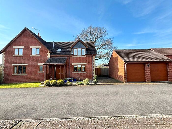 4 Bedroom Detached House For Sale In Frome Road, Southwick, BA14