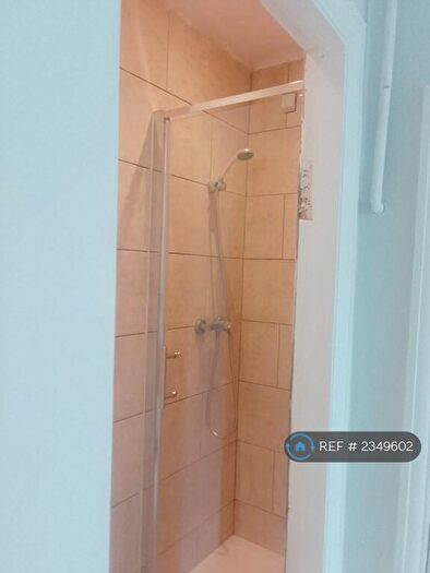 4 Bedroom Semi-Detached House To Rent In Headley Way, Oxford, OX3