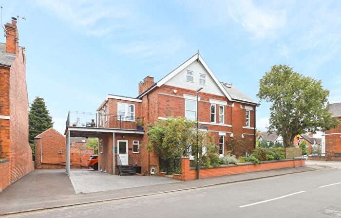 4 Bedroom Detached House For Sale In Avondale Road, Chesterfield, S40