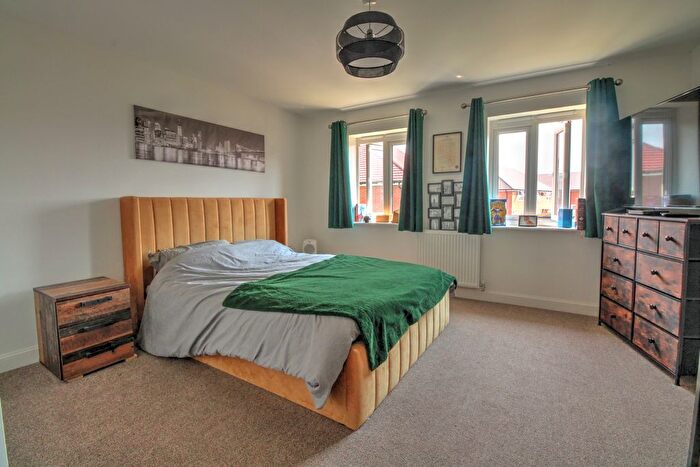 2 Bedroom Semi-detached House For Sale In Holmwood Way, Littlehampton, BN16