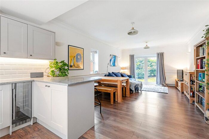 2 Bedroom Flat For Sale In Lisle Close, London, SW17