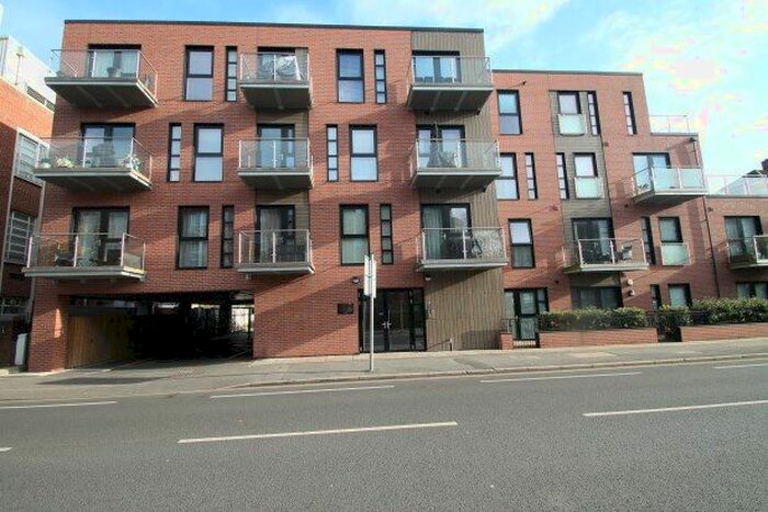 1 Bedroom Flat To Rent In Coombe Road, New Malden KT3