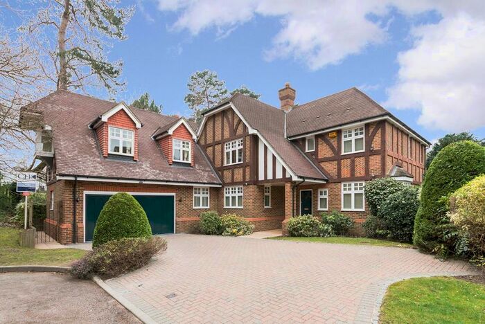 5 Bedroom Detached House To Rent In Wellington Place, Cobham, KT11