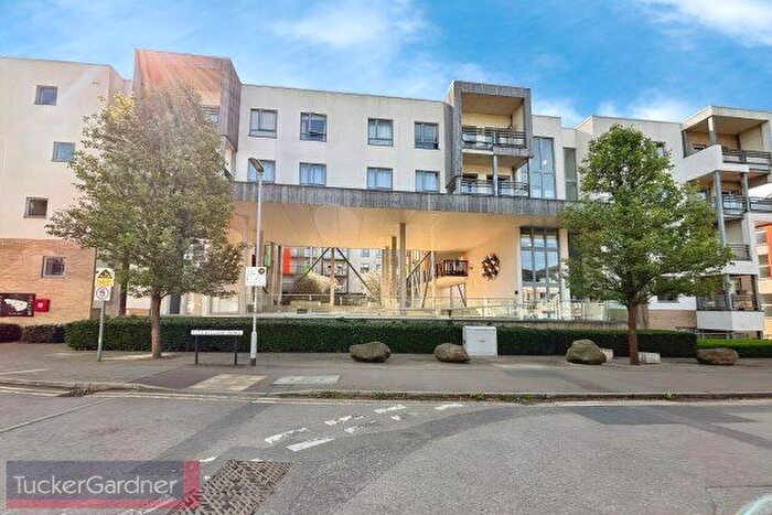 2 Bedroom Flat To Rent In Glenalmond Avenue, Cambridge, CB2