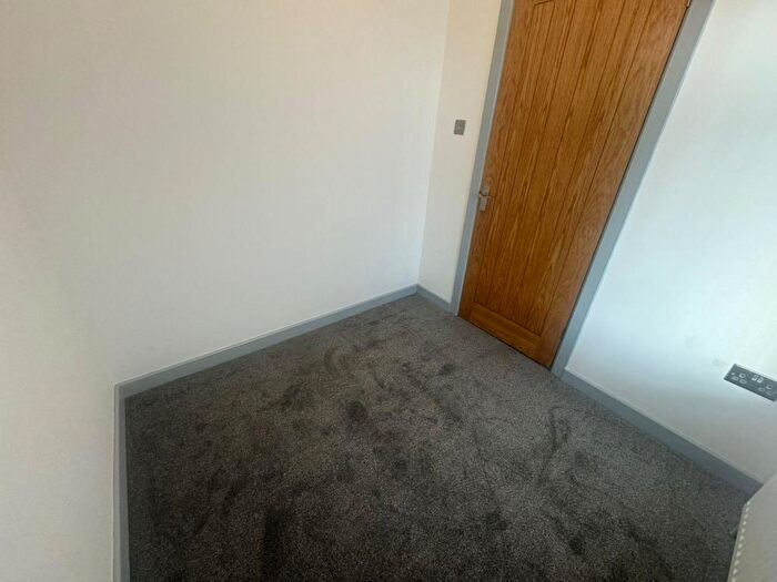 2 Bedroom Flat To Rent In B Dillwyn Road, Sketty, Swansea, SA2