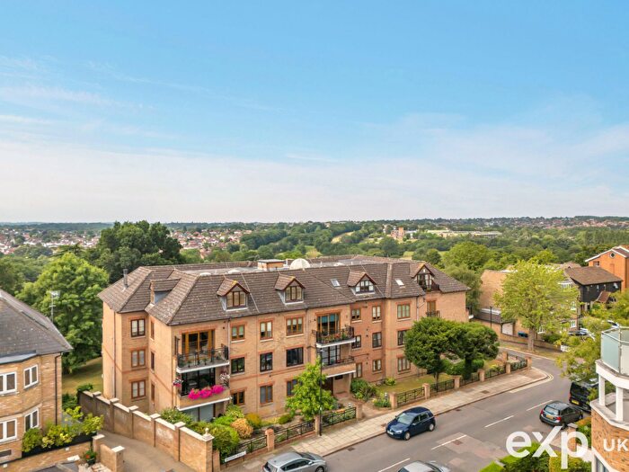 2 Bedroom Flat For Sale In Claremont Heights, Crescent Road, Enfield, EN2