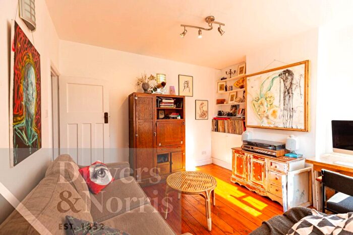 1 Bedroom Apartment To Rent In Warlters Close, Holloway, London, N7