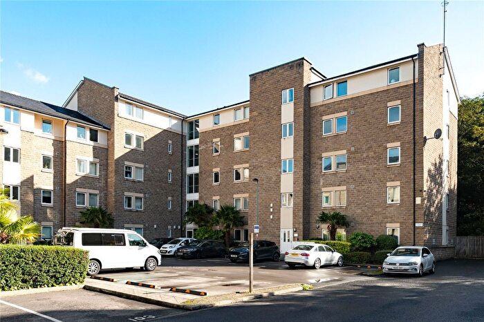 2 Bedroom Flat For Sale In Flat, Thwaite Court, Cornmill View, Leeds, West Yorkshire, LS18