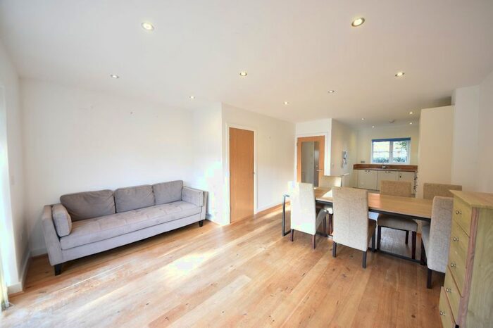 4 Bedroom Terraced House To Rent In Chequers Avenue, High Wycombe, HP11