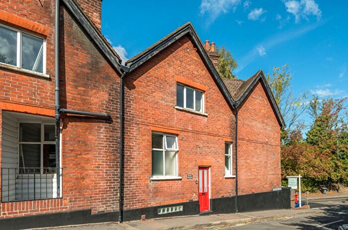 1 Bedroom Flat For Sale In Haslemere, Surrey, GU27