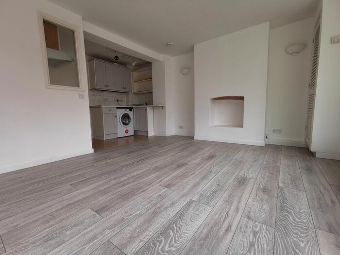 1 Bedroom Flat To Rent In North Walls, Winchester, SO23