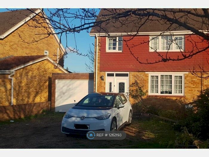 3 Bedroom Semi-Detached House To Rent In Willington Street, Maidstone ME15