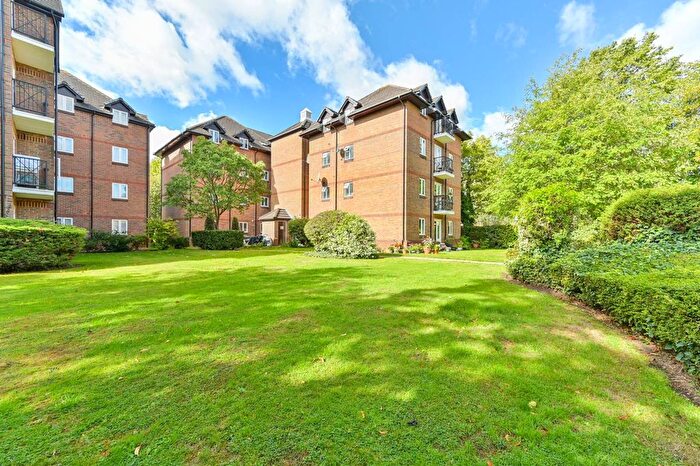 2 Bedroom Flat For Sale In Coverdale Road, Queen's Park, London, NW2