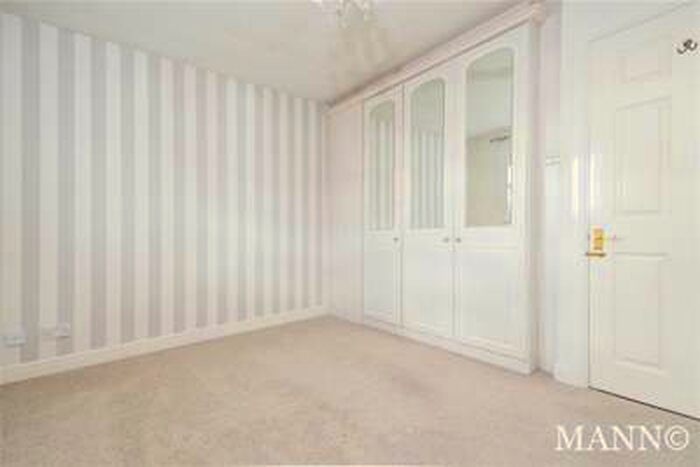 3 Bedroom Town House To Rent In Sara Crescent, Greenhithe, DA9