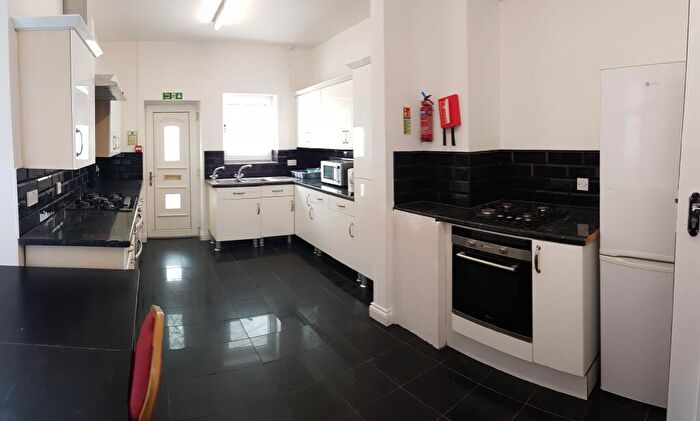 9 Bedroom Terraced House To Rent In Wellington Road, Fallowfield, Manchester, M14