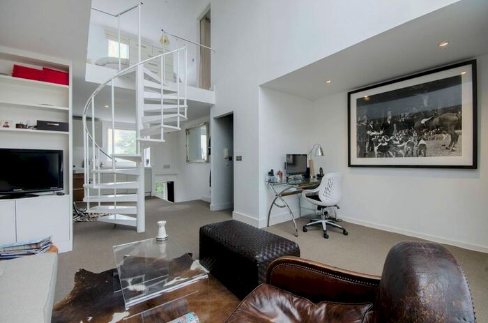 1 Bedroom Flat To Rent In Redcliffe Road, Chelsea, London, SW10