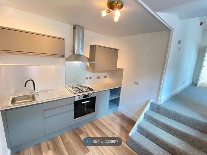 2 Bedroom Flat To Rent In Raleigh Road, Exeter, EX1