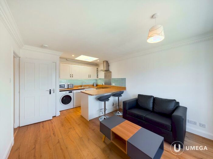 1 Bedroom Flat To Rent In Caledonian Crescent, Dalry, Edinburgh, EH11