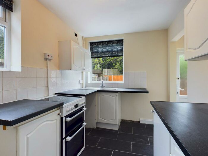 3 Bedroom Semi-Detached House To Rent In Overpark Avenue, Leicester, Leicestershire, LE3