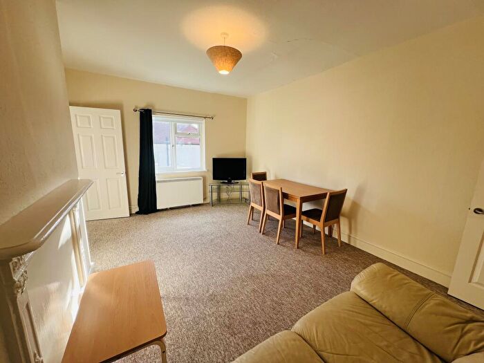 2 Bedroom Apartment To Rent In Bath Road, Maidenhead, SL6